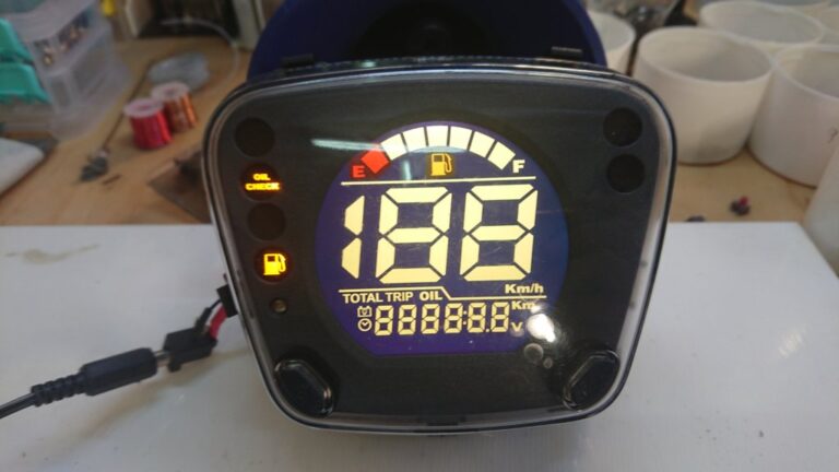 VEGA125維修儀表板螢幕