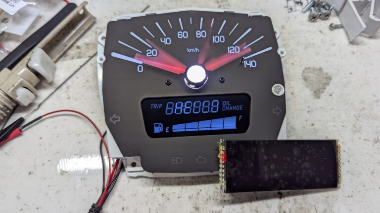 saluto儀表板螢幕斷字維修